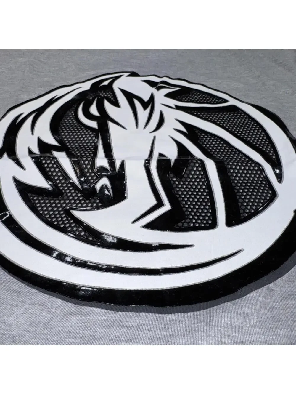 NBA Dallas Mavericks Embossed T-shirt Men Size Small Gray Heather Basketball NWT - Picture 2 of 7